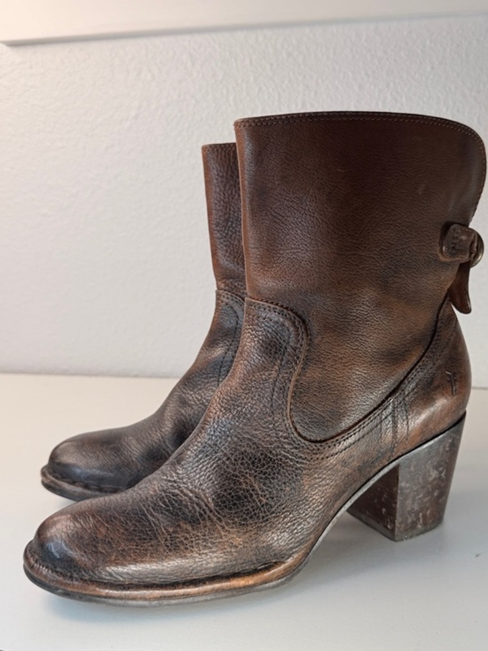 Frye Lucinda Short Leather Ankle Boots Brown Buckle Moto 8.5